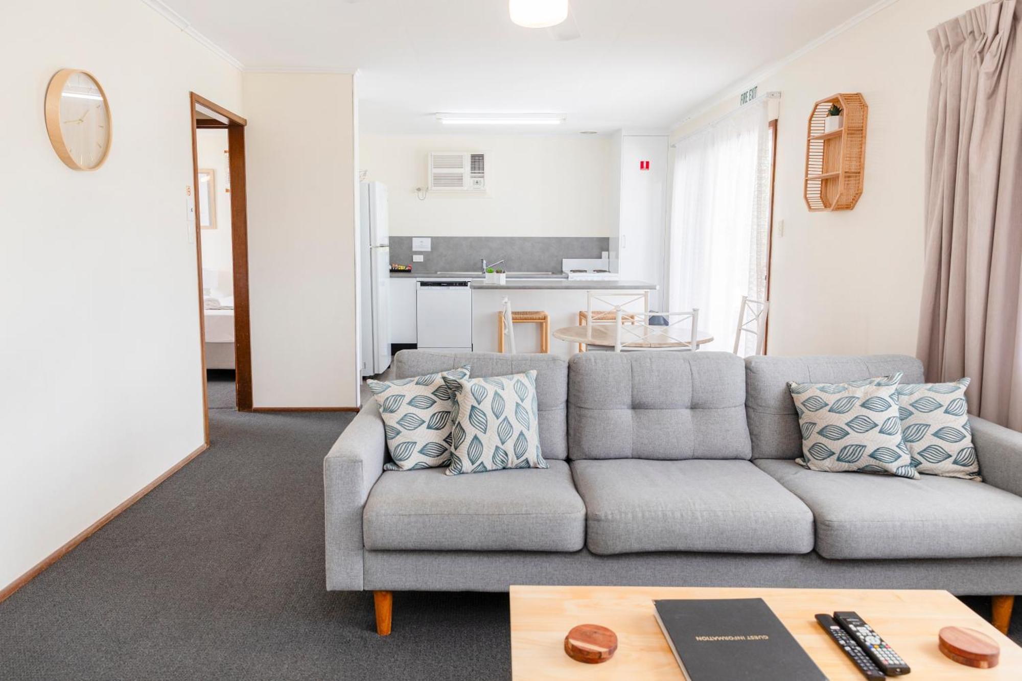 Palm View Holiday Apartments Bowen Ngoại thất bức ảnh