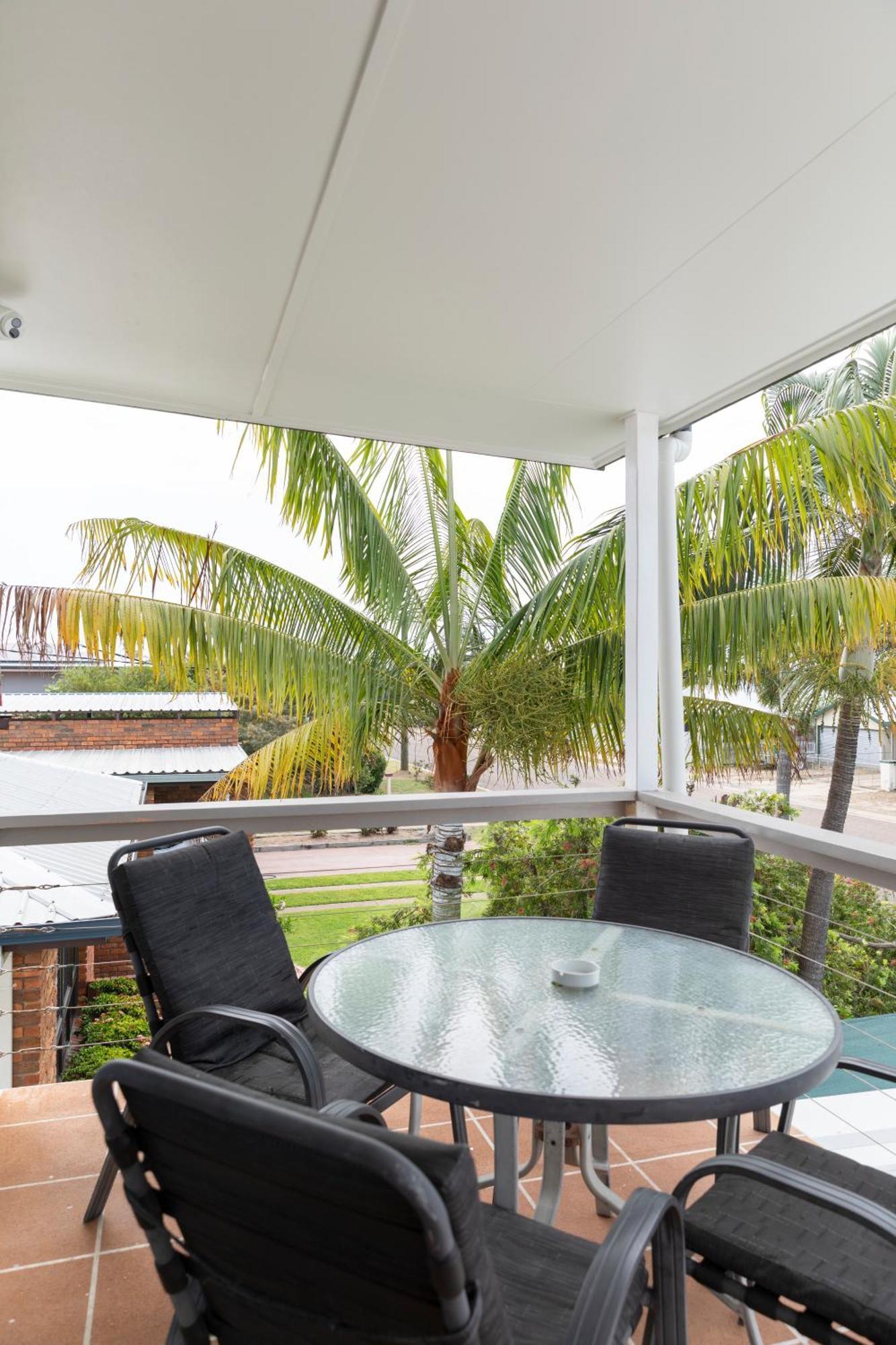 Palm View Holiday Apartments Bowen Ngoại thất bức ảnh