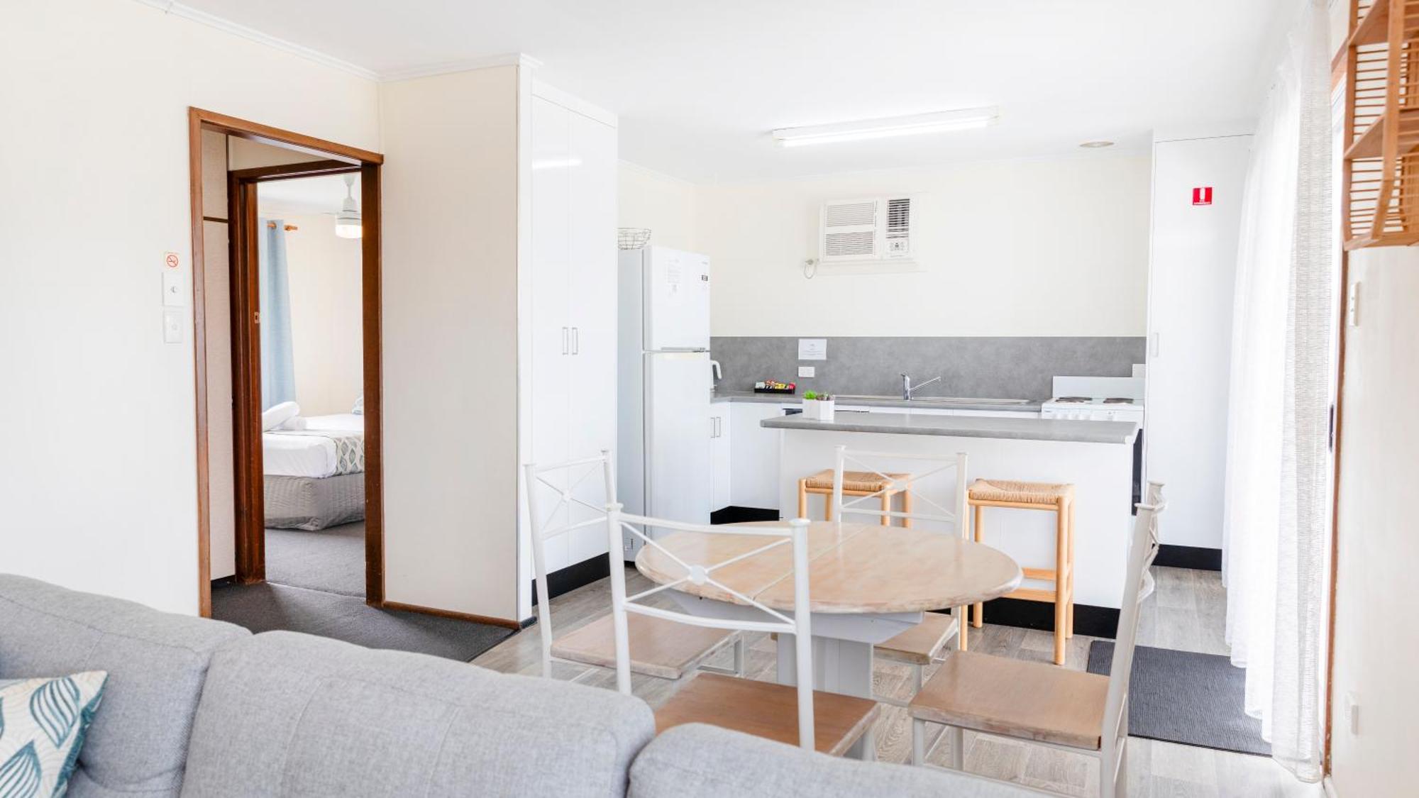 Palm View Holiday Apartments Bowen Ngoại thất bức ảnh