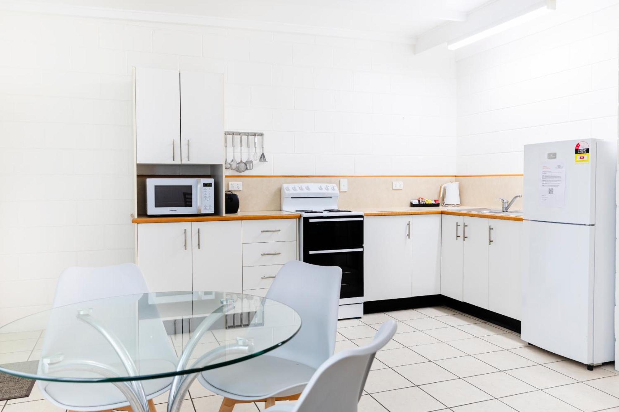 Palm View Holiday Apartments Bowen Ngoại thất bức ảnh