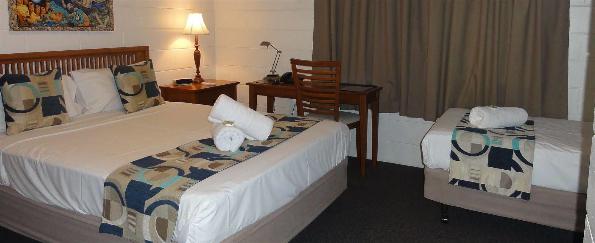 Palm View Holiday Apartments Bowen Ngoại thất bức ảnh